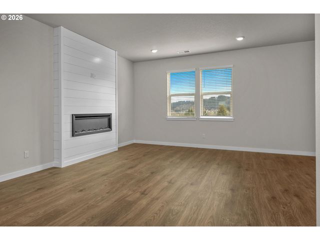 9212 Se Azalea St, Happy Valley, OR 97086