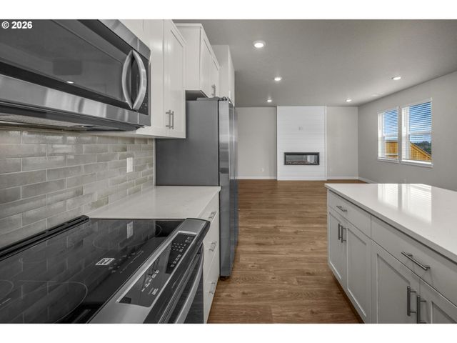 9212 Se Azalea St, Happy Valley, OR 97086