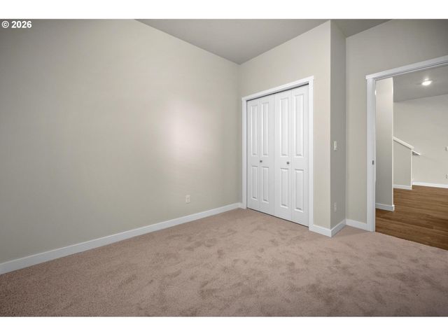 9212 Se Azalea St, Happy Valley, OR 97086