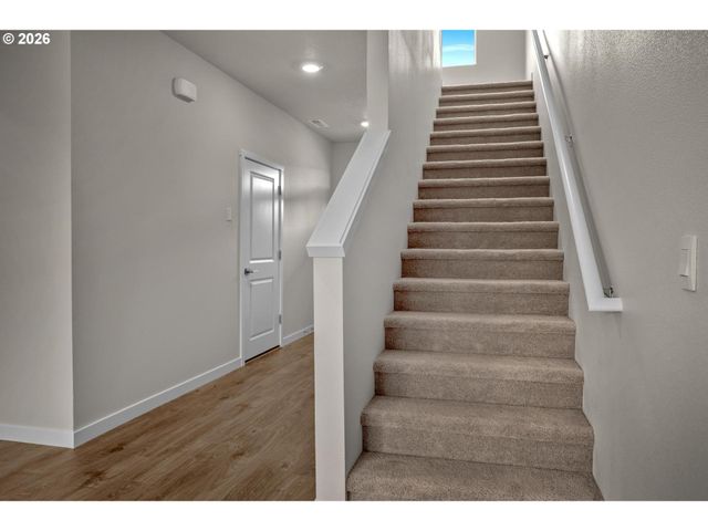 9212 Se Azalea St, Happy Valley, OR 97086