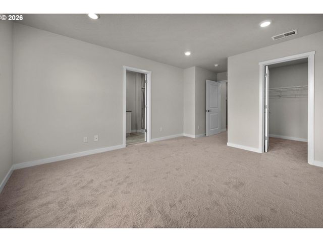 9212 Se Azalea St, Happy Valley, OR 97086