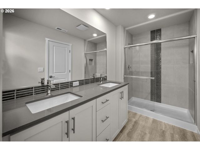 9212 Se Azalea St, Happy Valley, OR 97086