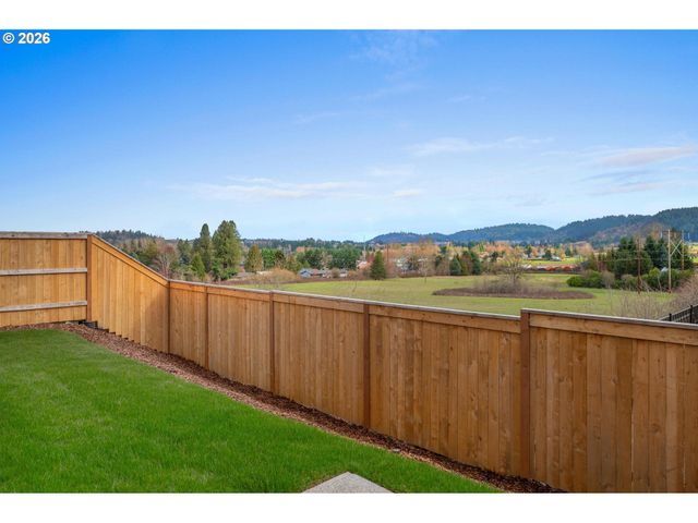 9212 Se Azalea St, Happy Valley, OR 97086
