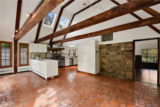 160 Long Ridge Road, Bedford, NY 10506