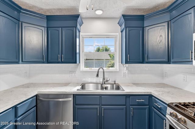 4240 Glenburne Boulevard, Lansing, MI 48911