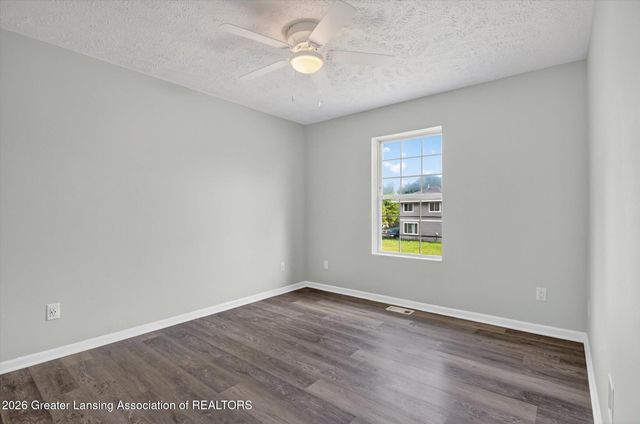 4240 Glenburne Boulevard, Lansing, MI 48911