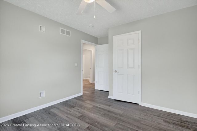 4240 Glenburne Boulevard, Lansing, MI 48911