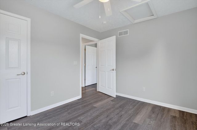 4240 Glenburne Boulevard, Lansing, MI 48911