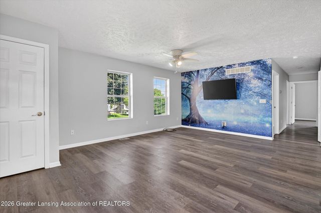 4240 Glenburne Boulevard, Lansing, MI 48911