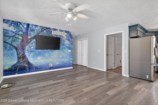 4240 Glenburne Boulevard, Lansing, MI 48911