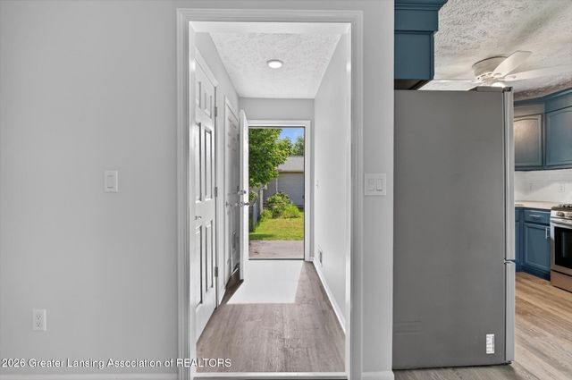 4240 Glenburne Boulevard, Lansing, MI 48911