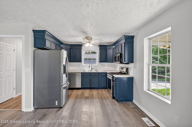 4240 Glenburne Boulevard, Lansing, MI 48911