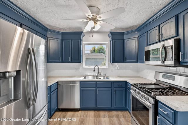 4240 Glenburne Boulevard, Lansing, MI 48911