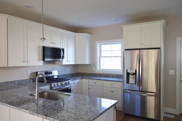 79 Wilderness Drive, Nashua, NH 03062