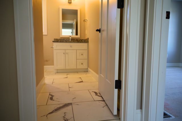 79 Wilderness Drive, Nashua, NH 03062