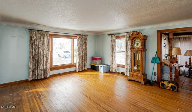 5837 Seaman Road, Oregon, OH 43616