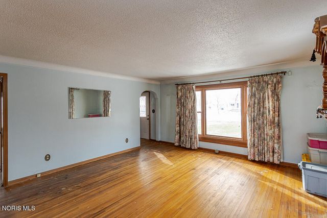 5837 Seaman Road, Oregon, OH 43616