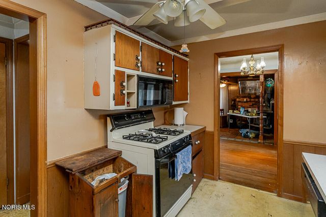 5837 Seaman Road, Oregon, OH 43616