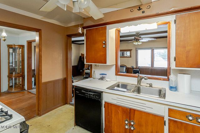 5837 Seaman Road, Oregon, OH 43616