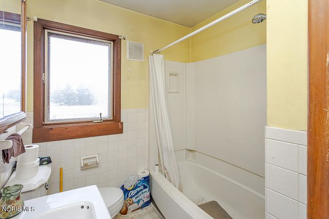 5837 Seaman Road, Oregon, OH 43616