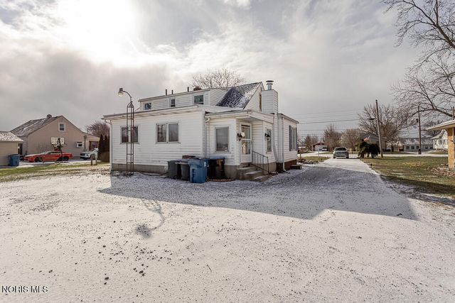 5837 Seaman Road, Oregon, OH 43616