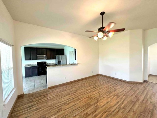 1555 Twin Estates DR, Kyle, TX 78640