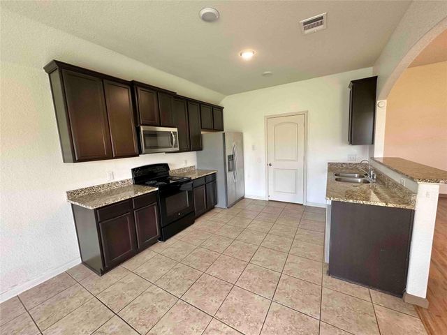 1555 Twin Estates DR, Kyle, TX 78640