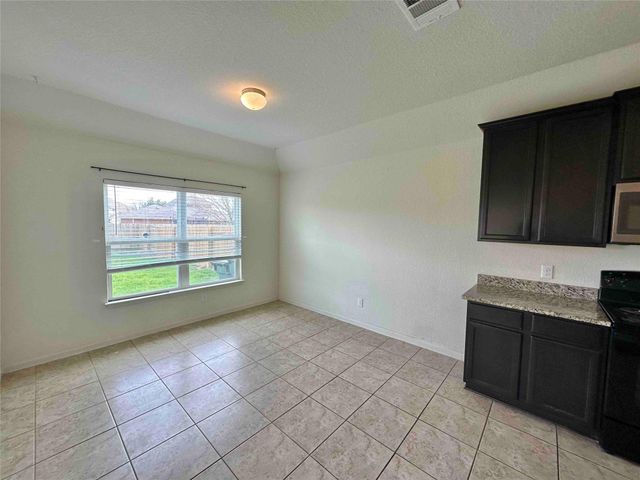 1555 Twin Estates DR, Kyle, TX 78640
