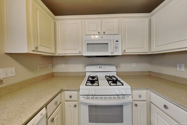 5614 Red, San Antonio, TX 78252