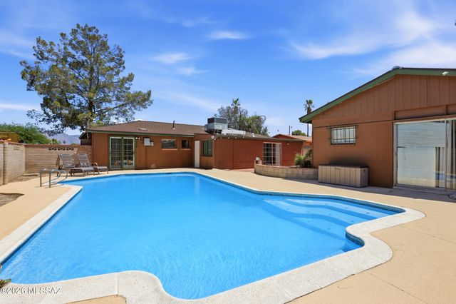 5526 E 20th Street, Tucson, AZ 85711