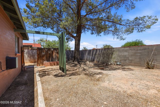 5526 E 20th Street, Tucson, AZ 85711