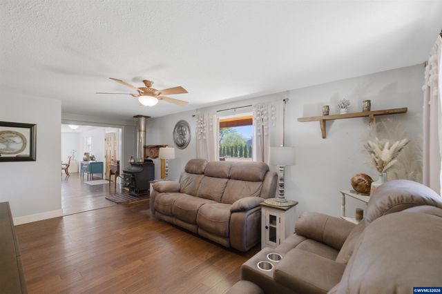 12454 Brick Rd SE, Turner, OR 97392