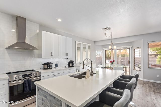 6984 S NEWPORT Court, Chandler, AZ 85249