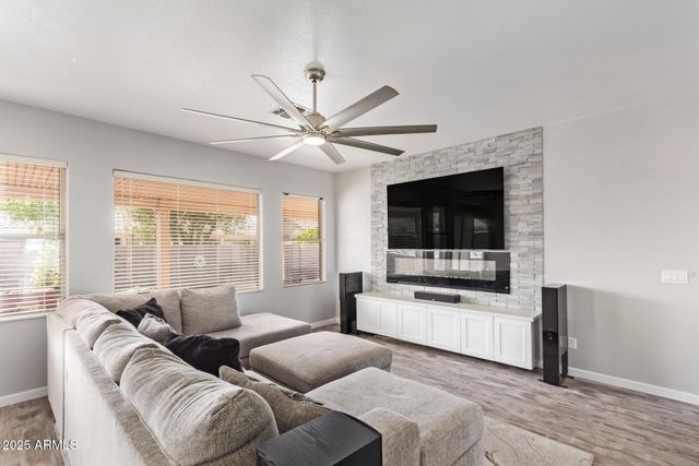 6984 S NEWPORT Court, Chandler, AZ 85249