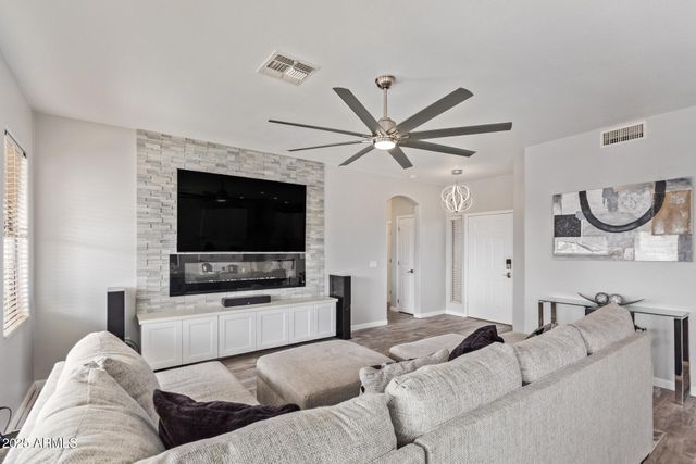 6984 S NEWPORT Court, Chandler, AZ 85249