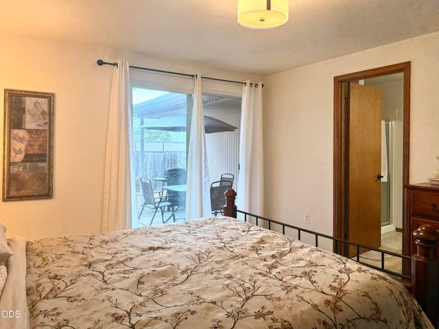 1002 Angler Lane, Grants Pass, OR 97527