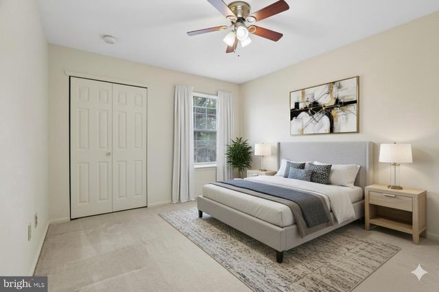 8 FOUNTAIN CT, Cherry Hill, NJ 08034