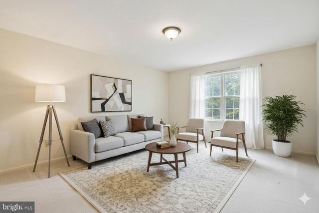 8 FOUNTAIN CT, Cherry Hill, NJ 08034