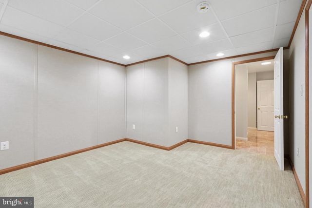 8 FOUNTAIN CT, Cherry Hill, NJ 08034