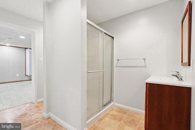 8 FOUNTAIN CT, Cherry Hill, NJ 08034