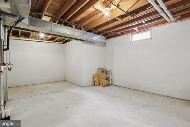 8 FOUNTAIN CT, Cherry Hill, NJ 08034