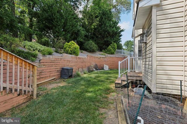 8 FOUNTAIN CT, Cherry Hill, NJ 08034