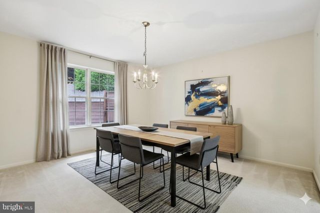 8 FOUNTAIN CT, Cherry Hill, NJ 08034