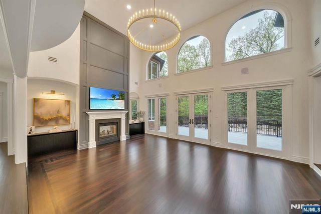 19 Amira Lane, Kinnelon Borough, NJ 07405