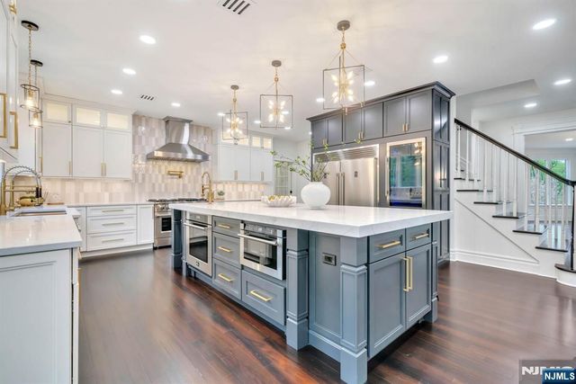 19 Amira Lane, Kinnelon Borough, NJ 07405