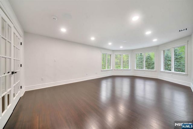 19 Amira Lane, Kinnelon Borough, NJ 07405