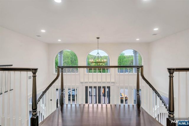 19 Amira Lane, Kinnelon Borough, NJ 07405