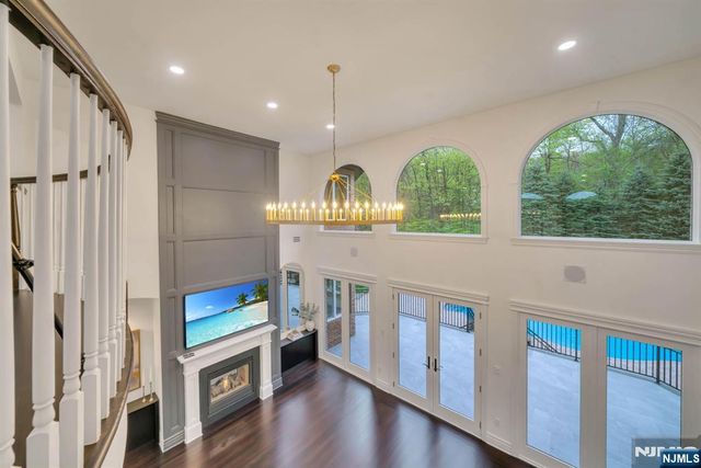 19 Amira Lane, Kinnelon Borough, NJ 07405