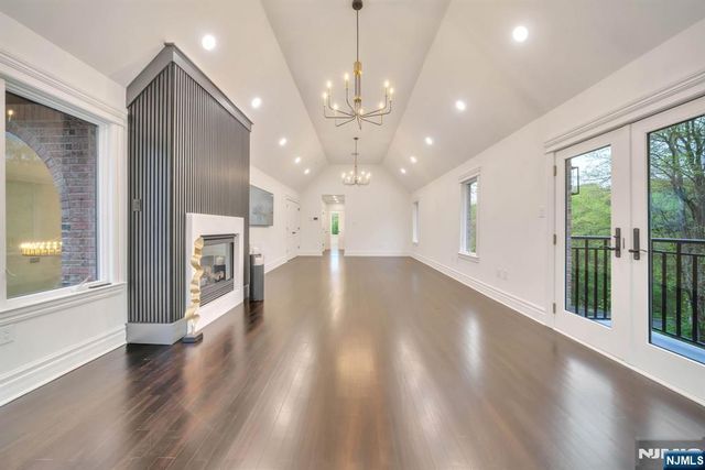 19 Amira Lane, Kinnelon Borough, NJ 07405