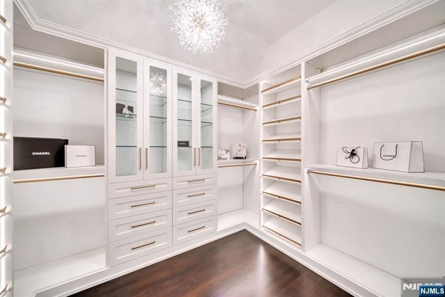 19 Amira Lane, Kinnelon Borough, NJ 07405